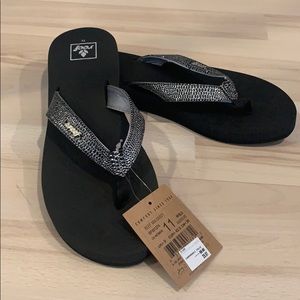 NEW Reef Black Sparkle Sandals Women’s 11